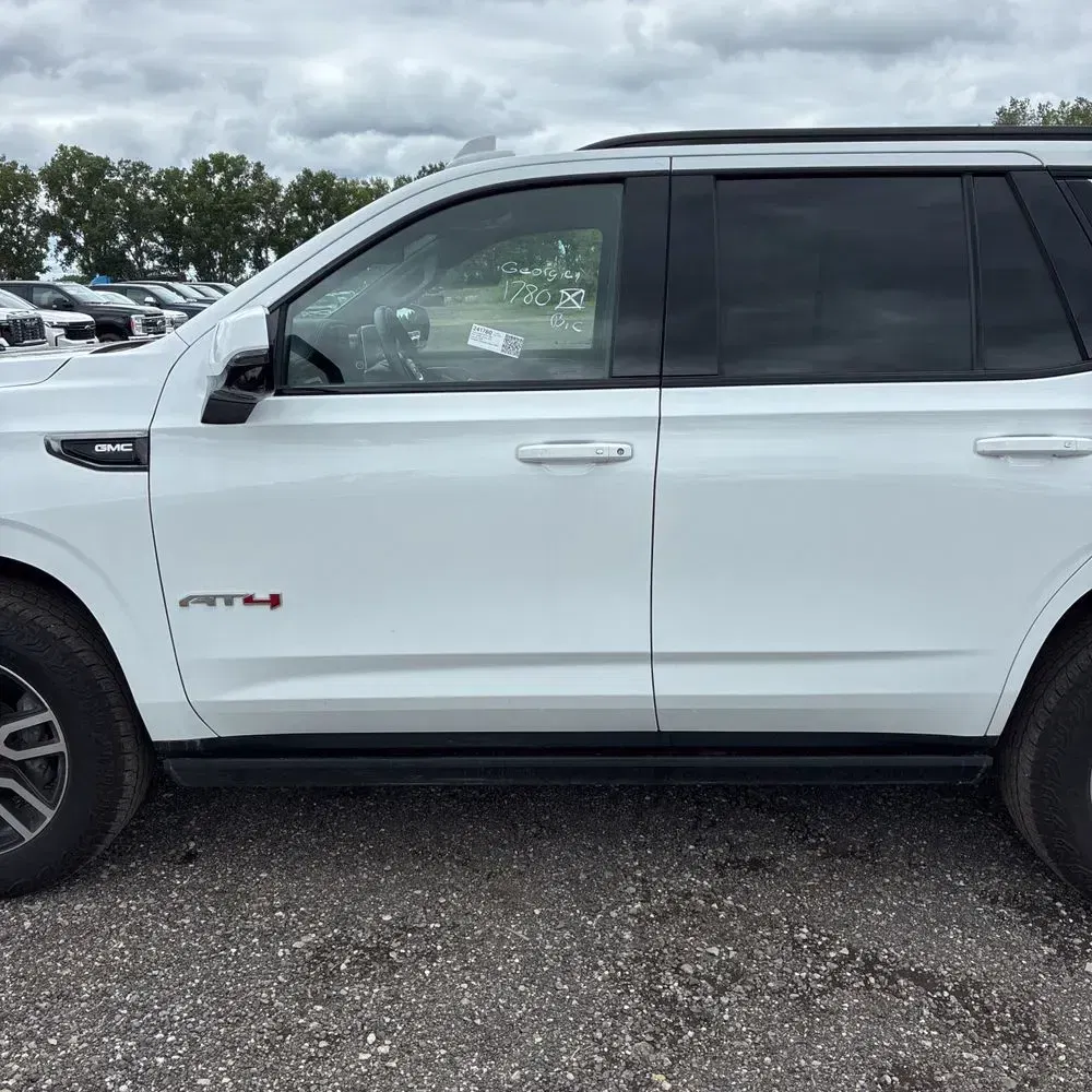 2023 GMC Yukon AT4
