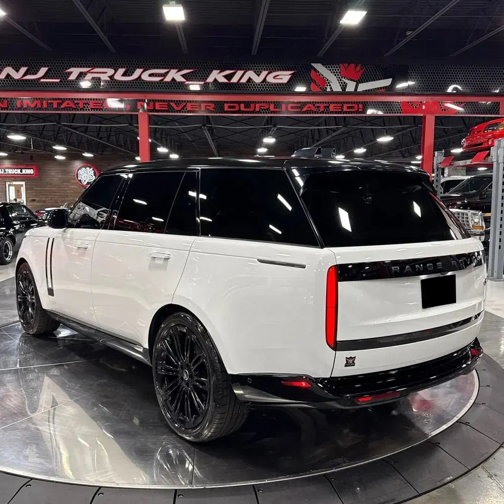 2023 Land Rover Range Rover P530 SE LWB
