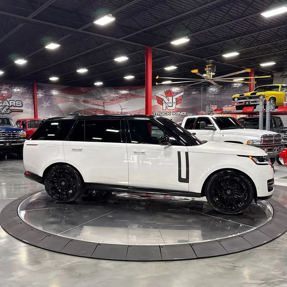 2023 Land Rover Range Rover P530 SE LWB