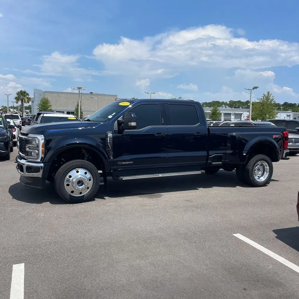 2023 Ford F-450 Super Duty Lariat