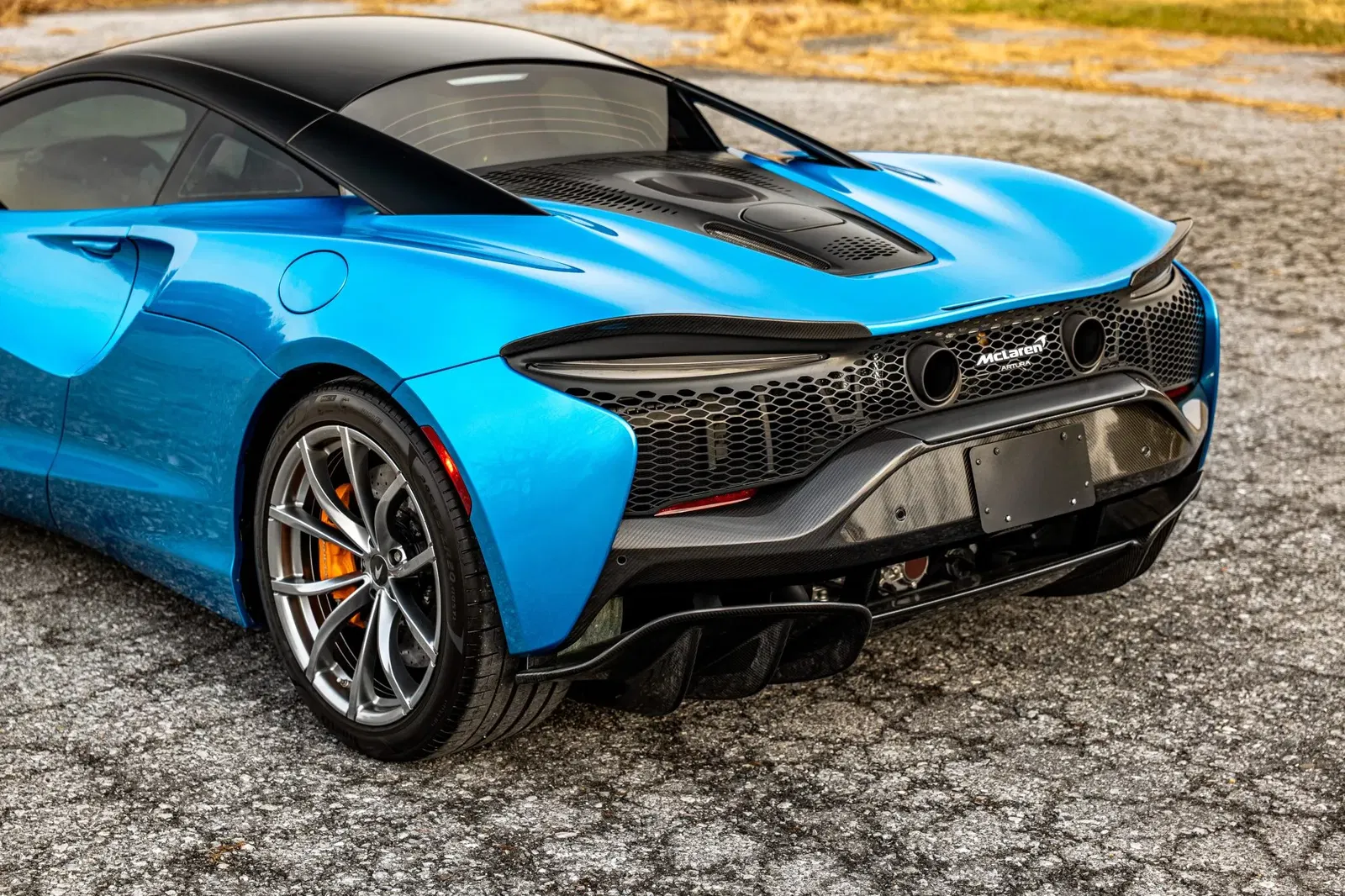 2023 McLaren Artura