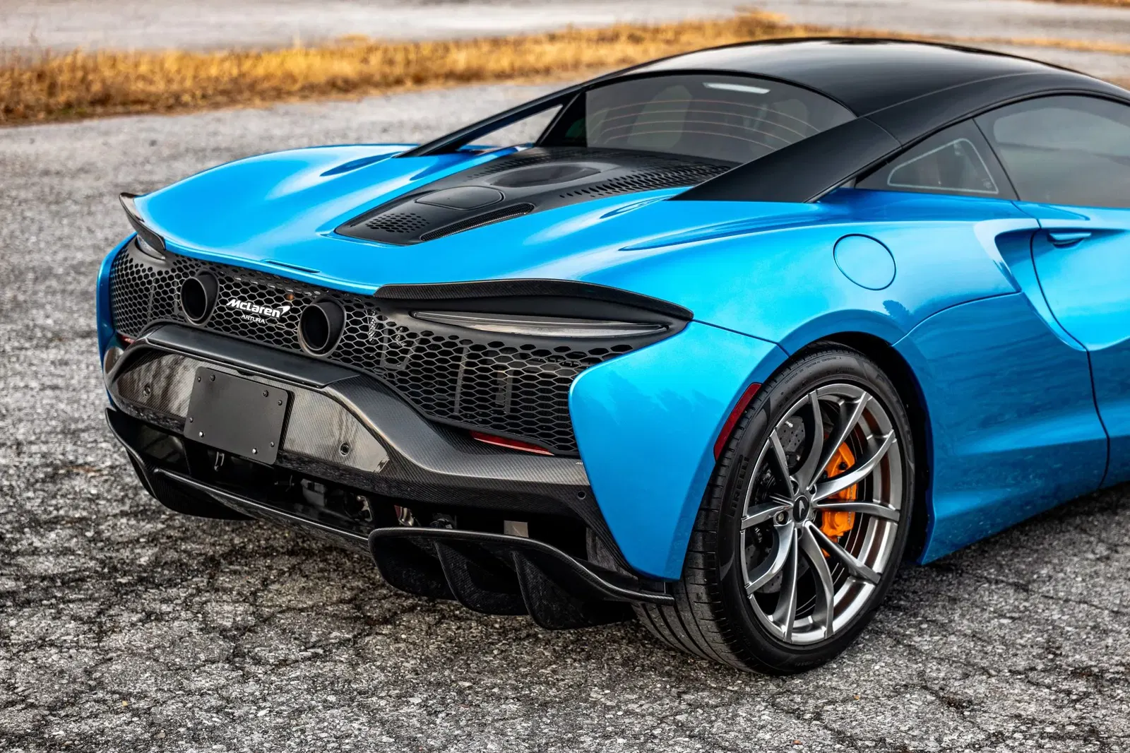 2023 McLaren Artura