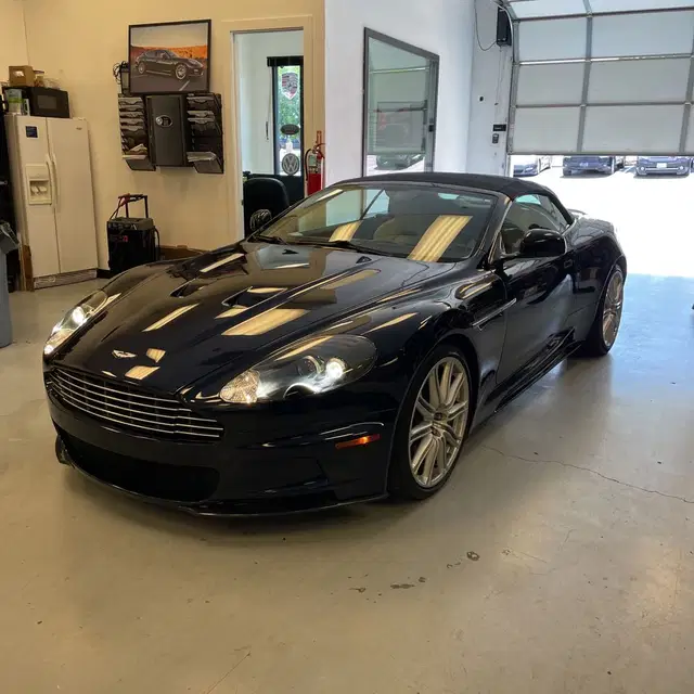 2010 Aston Martin DBS Volante