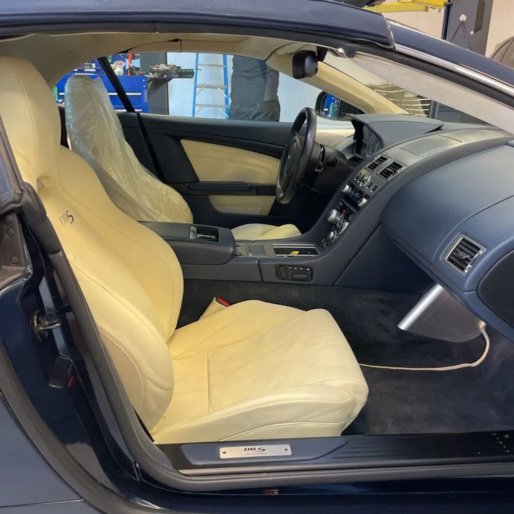 2010 Aston Martin DBS Volante