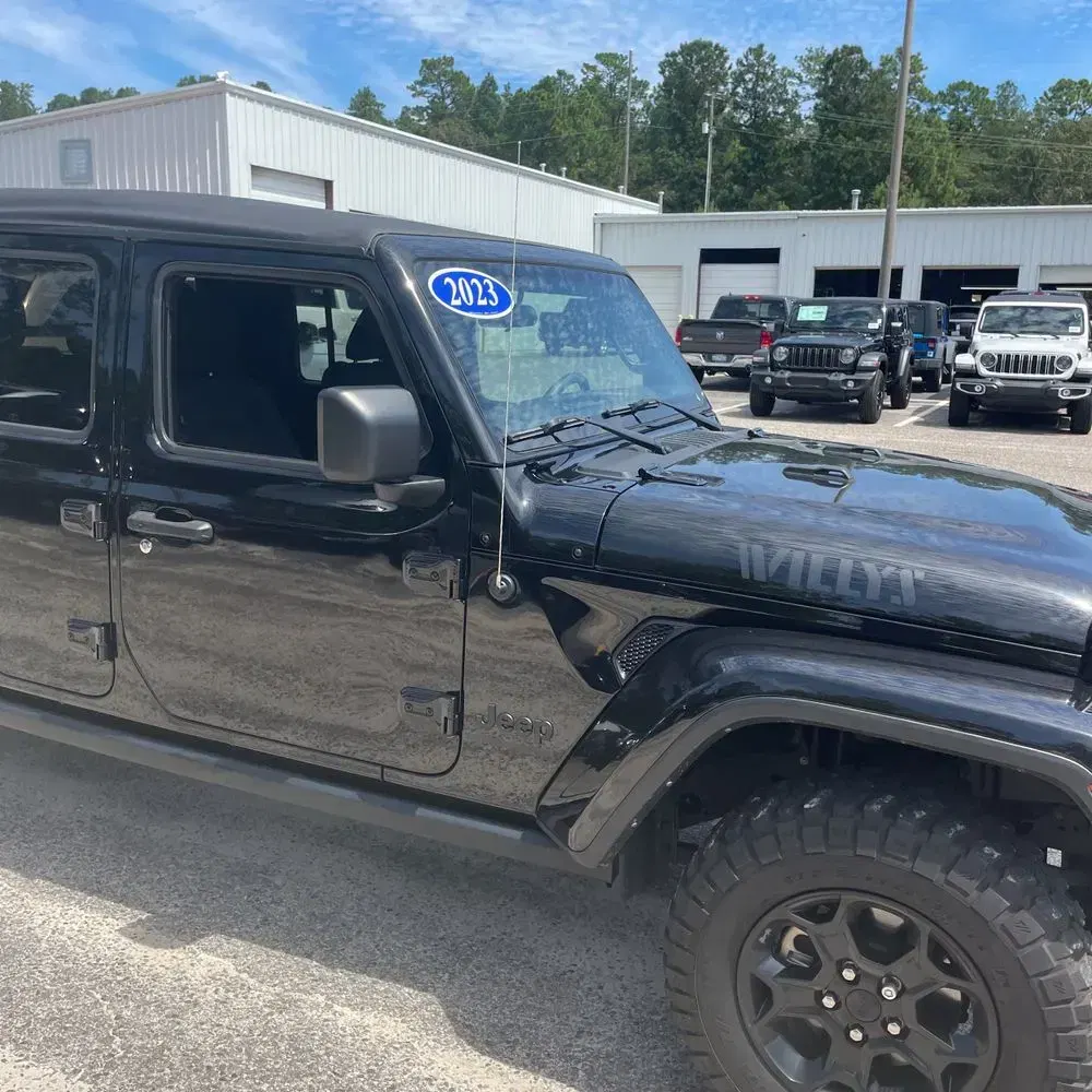 2023 Jeep Gladiator Willys