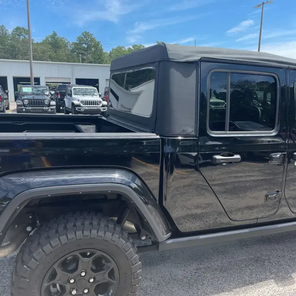 2023 Jeep Gladiator Willys