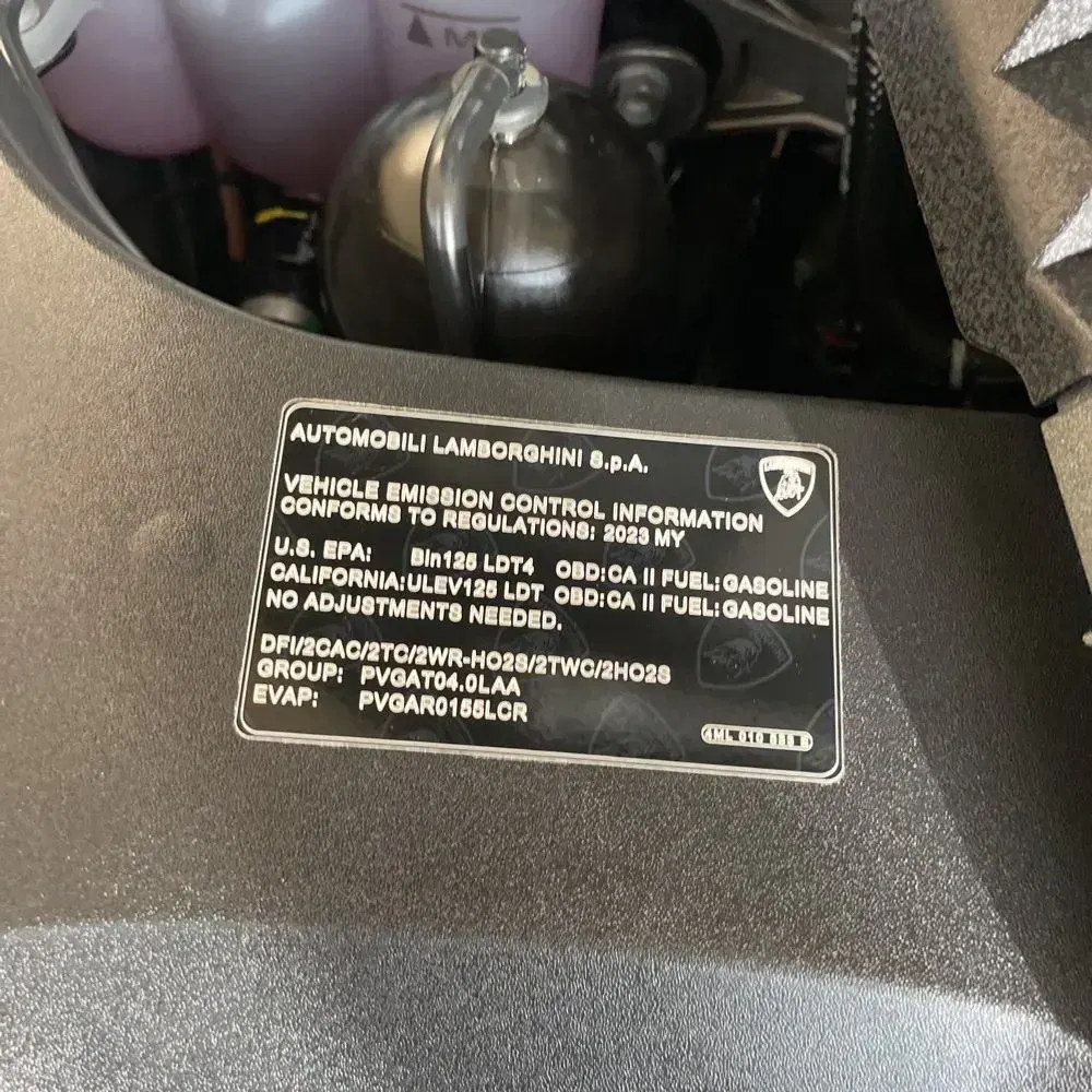 2023 Lamborghini Urus Base