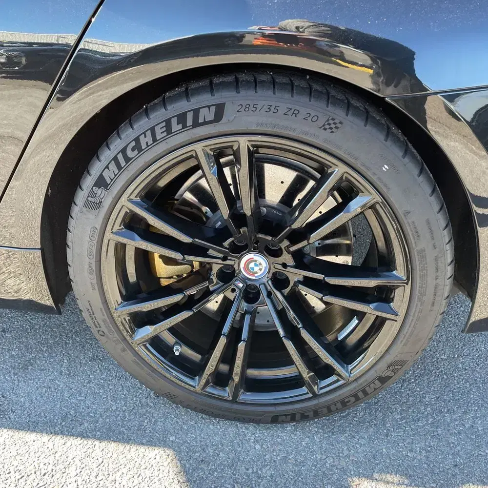 2023 BMW M5
