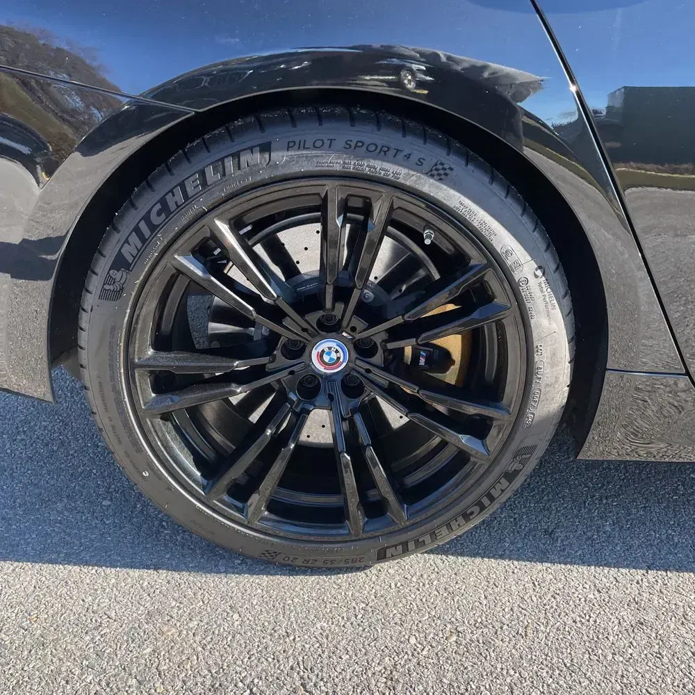 2023 BMW M5