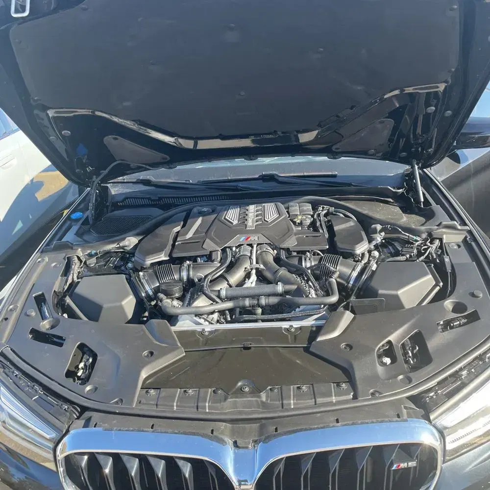 2023 BMW M5