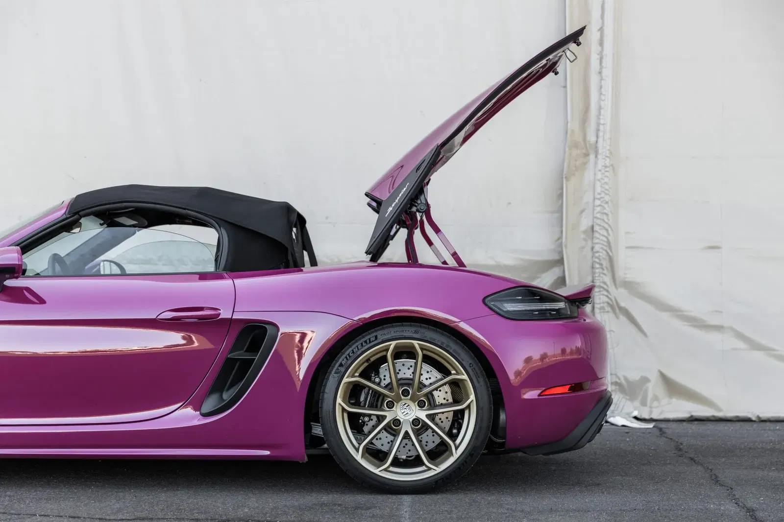 Ruby Star 2022 Porsche 718 Spyder 6-Speed