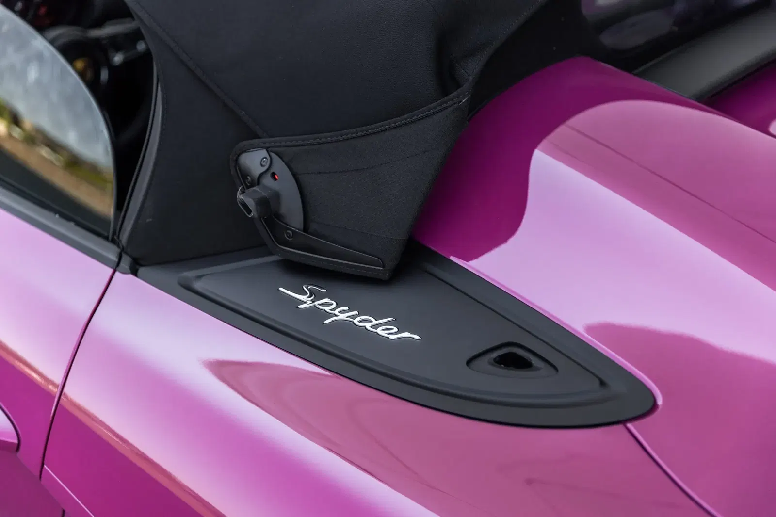 Ruby Star 2022 Porsche 718 Spyder 6-Speed