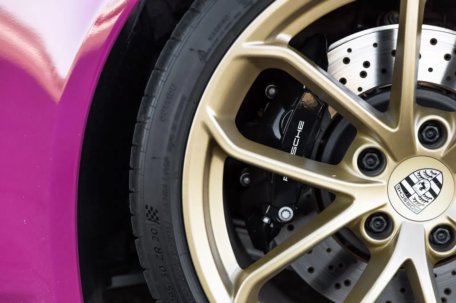 Ruby Star 2022 Porsche 718 Spyder 6-Speed