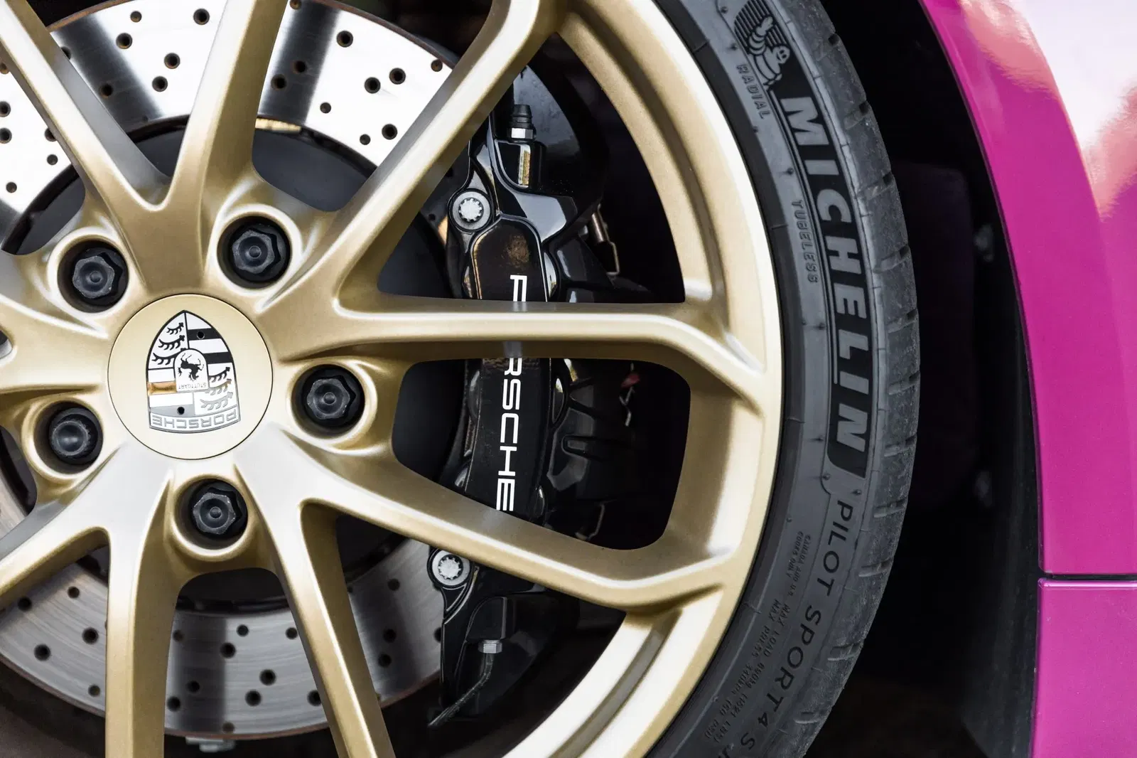 Ruby Star 2022 Porsche 718 Spyder 6-Speed