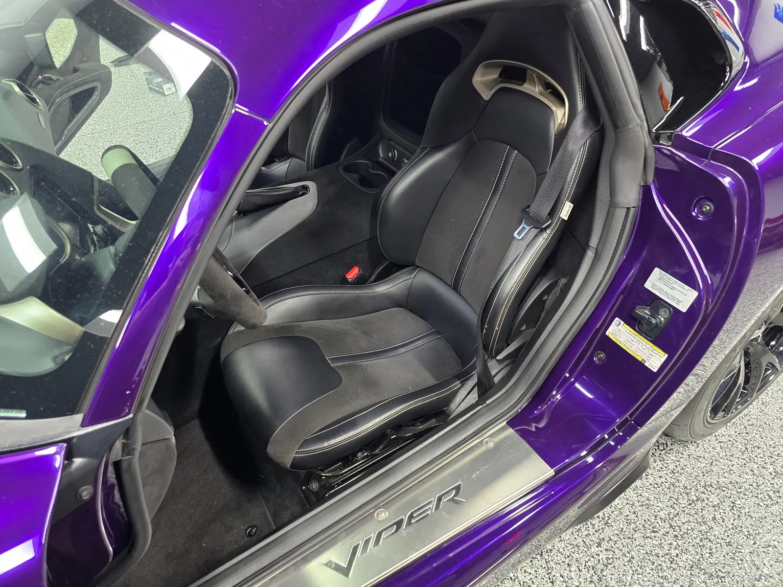 2016 Dodge Viper ACR Extreme - 1 Owner, ~8,800 Miles, 6-Speed Manual, V10 Power, Stryker Purple