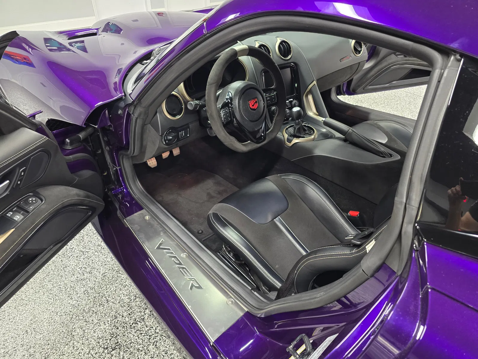 2016 Dodge Viper ACR Extreme - 1 Owner, ~8,800 Miles, 6-Speed Manual, V10 Power, Stryker Purple