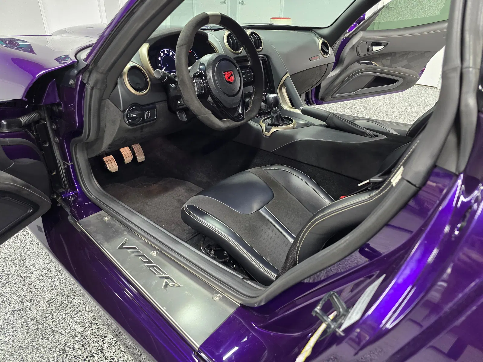 2016 Dodge Viper ACR Extreme - 1 Owner, ~8,800 Miles, 6-Speed Manual, V10 Power, Stryker Purple
