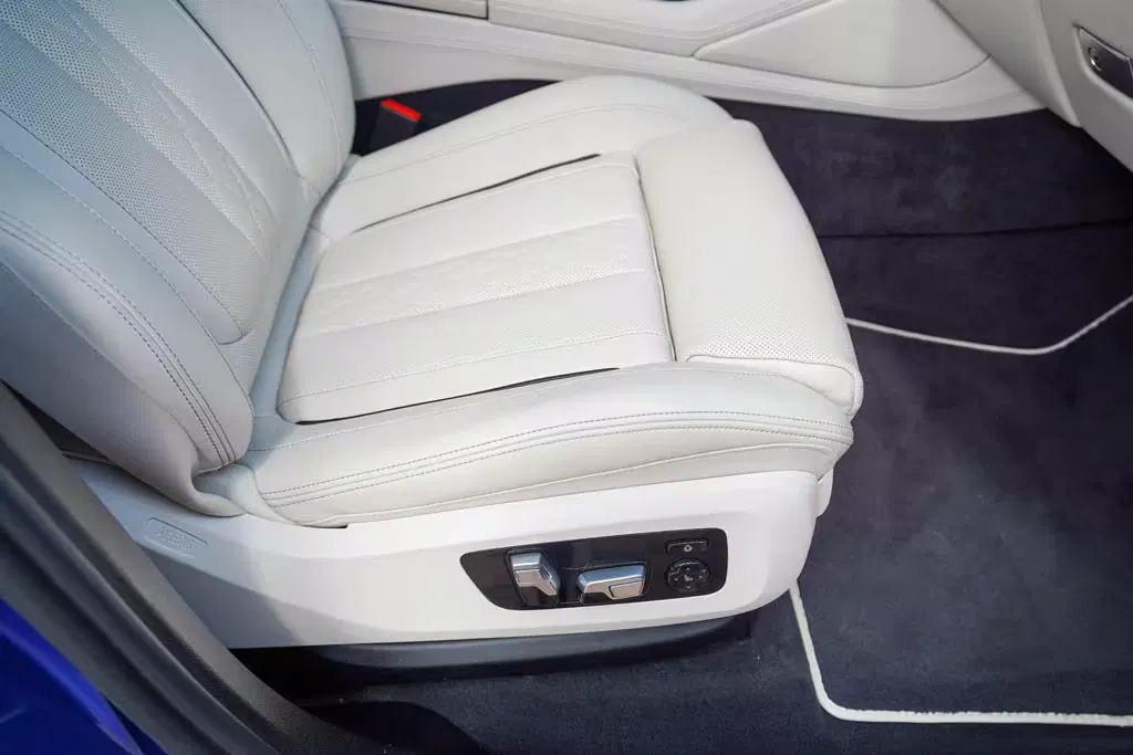 2020 BMW X6 M50i