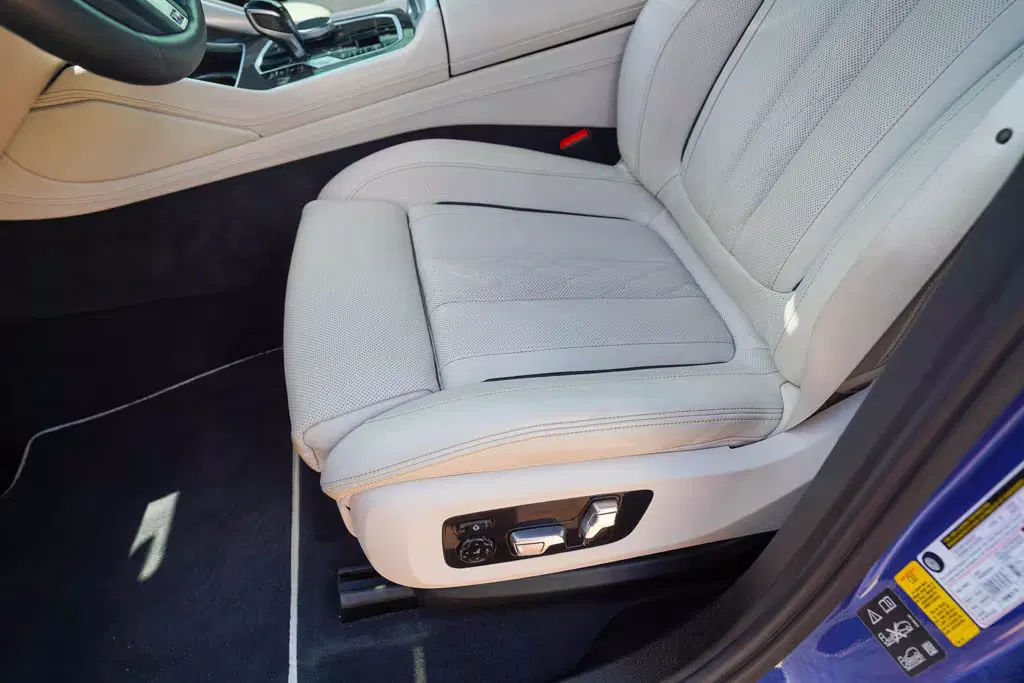 2020 BMW X6 M50i
