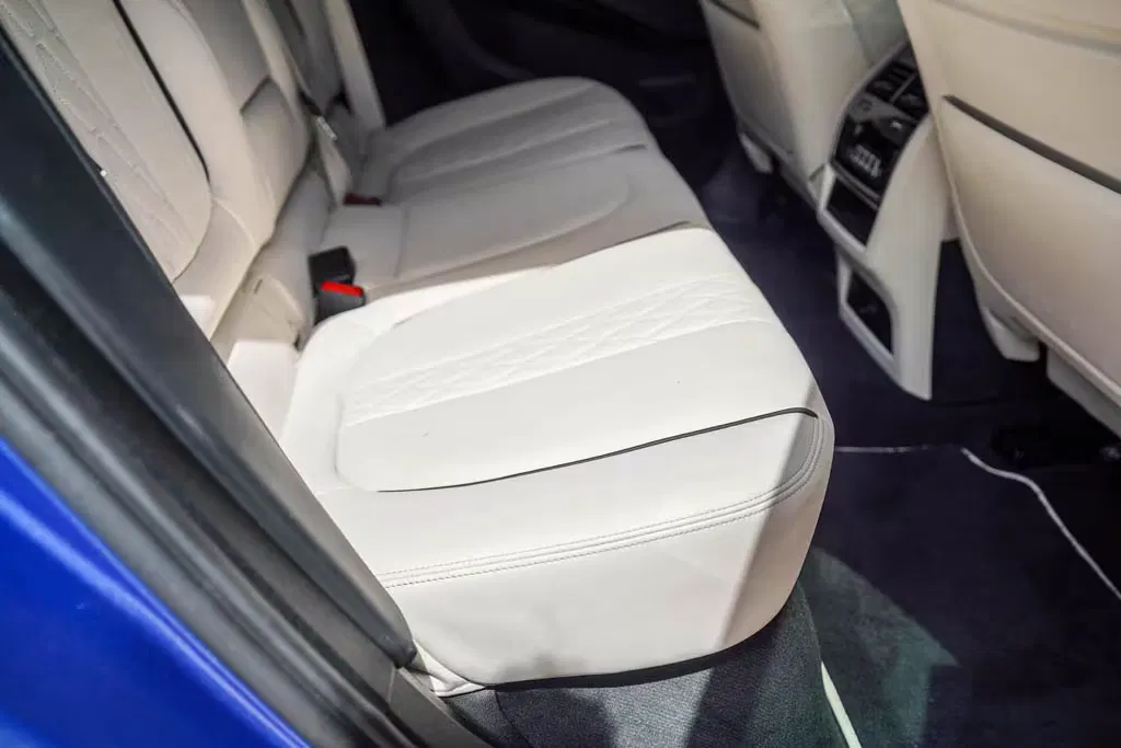 2020 BMW X6 M50i