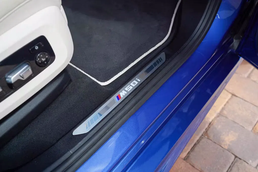 2020 BMW X6 M50i