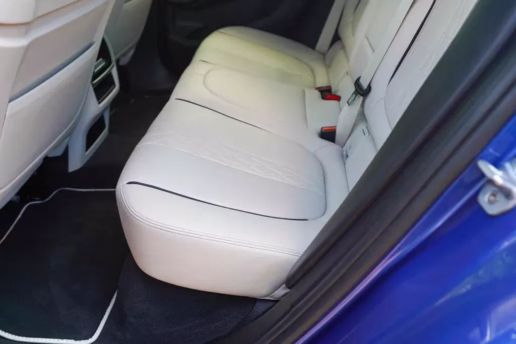 2020 BMW X6 M50i