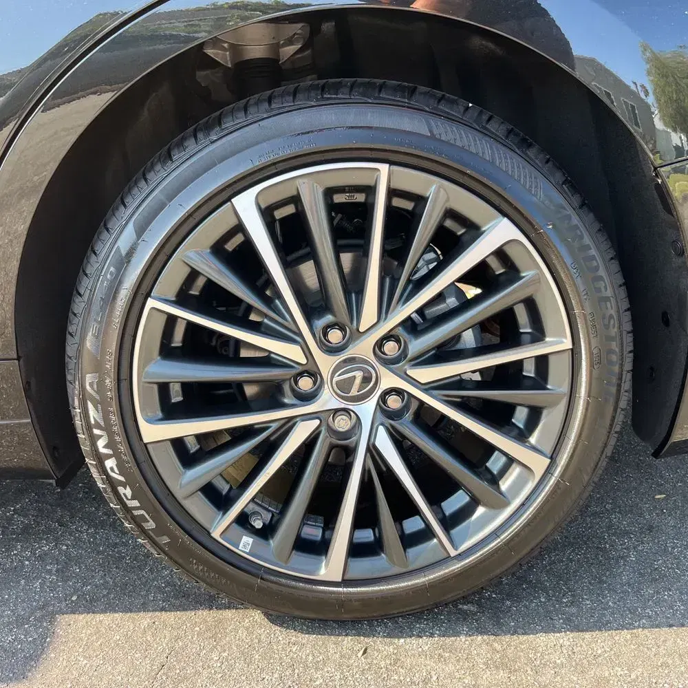 2025 Lexus ES 300h Base