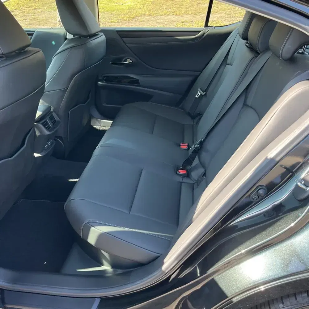 2025 Lexus ES 300h Base