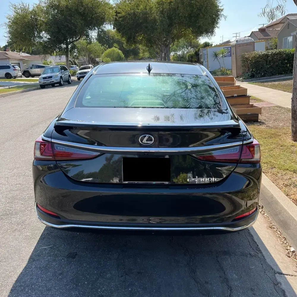 2025 Lexus ES 300h Base