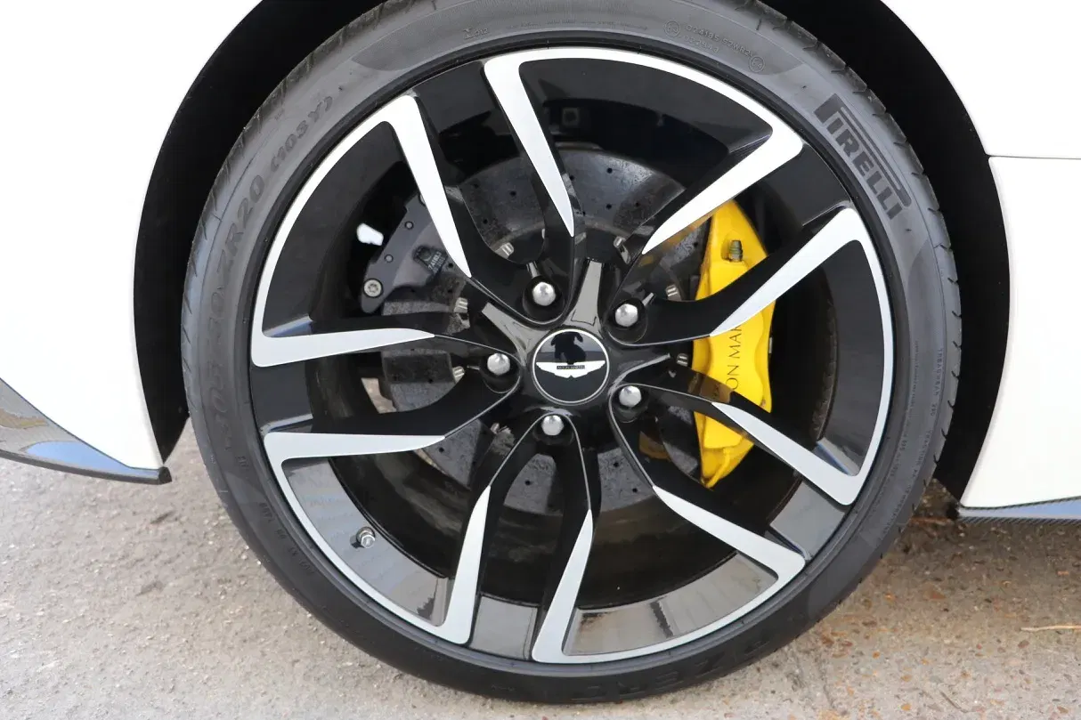 14K-Mile 2015 Aston Martin Vanquish Volante Carbon Edition
