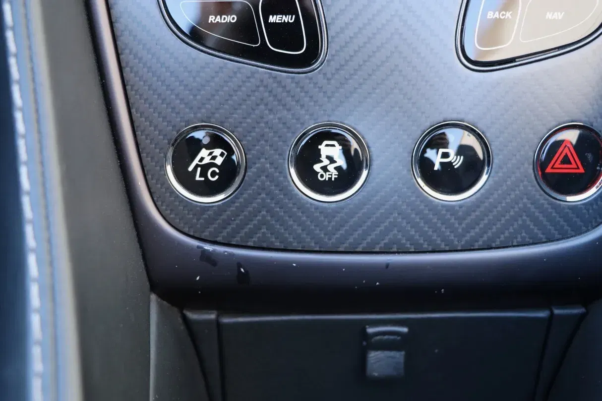 14K-Mile 2015 Aston Martin Vanquish Volante Carbon Edition