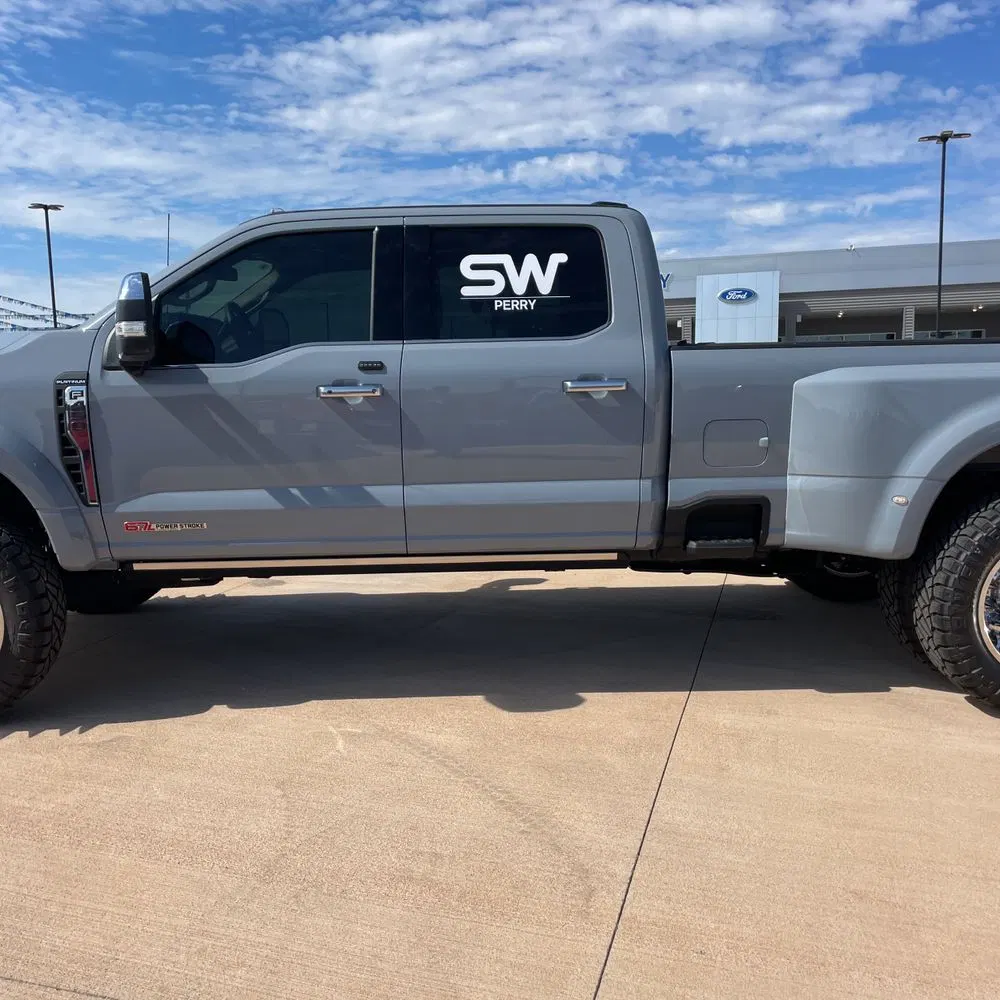 2025 Ford F-450 Super Duty Platinum