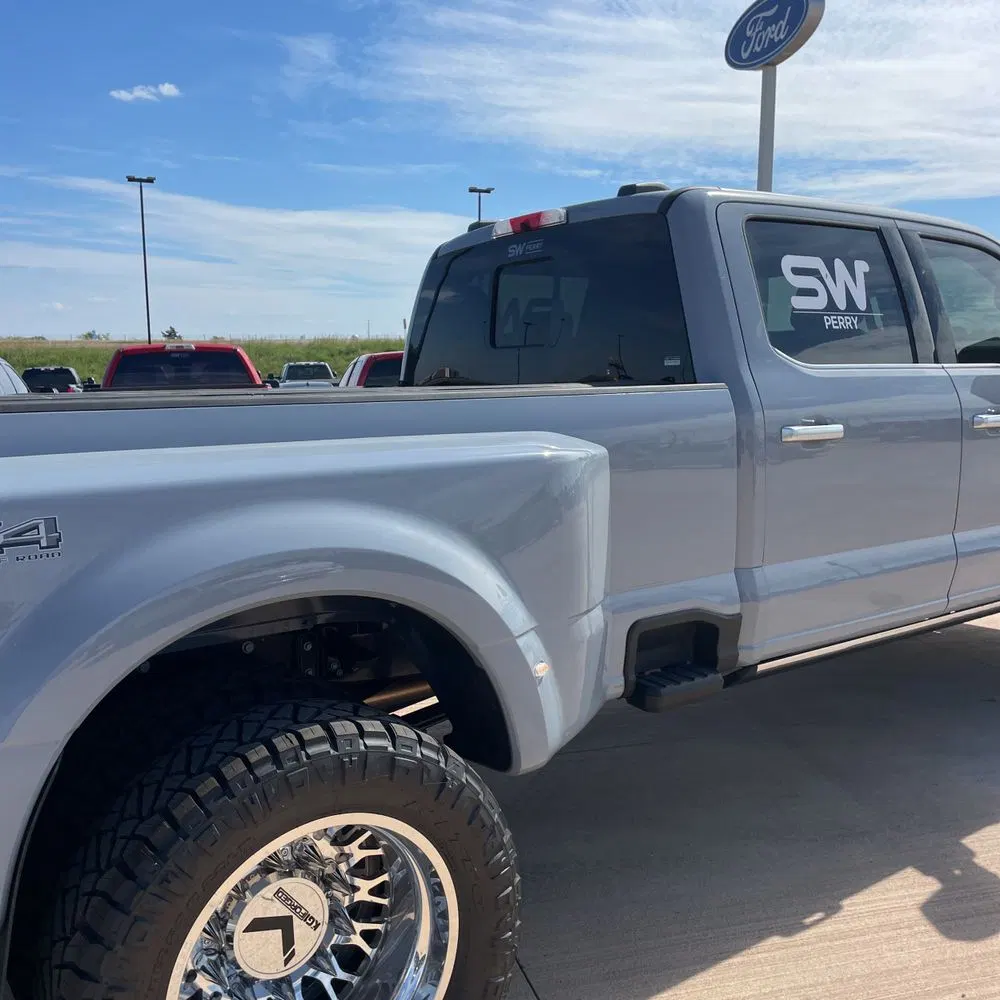 2025 Ford F-450 Super Duty Platinum