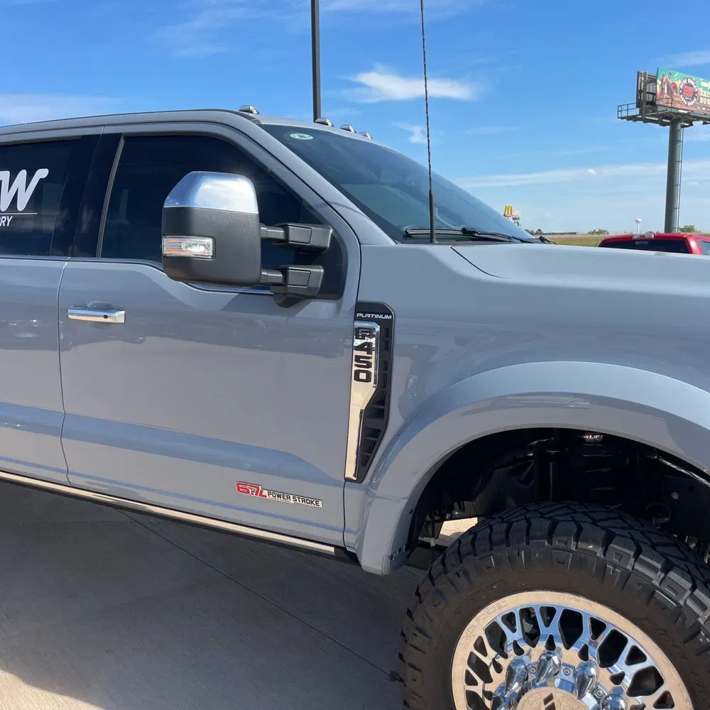 2025 Ford F-450 Super Duty Platinum