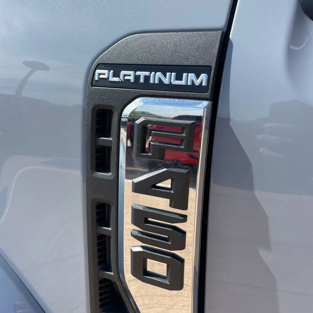 2025 Ford F-450 Super Duty Platinum
