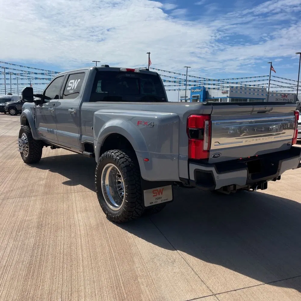 2025 Ford F-450 Super Duty Platinum