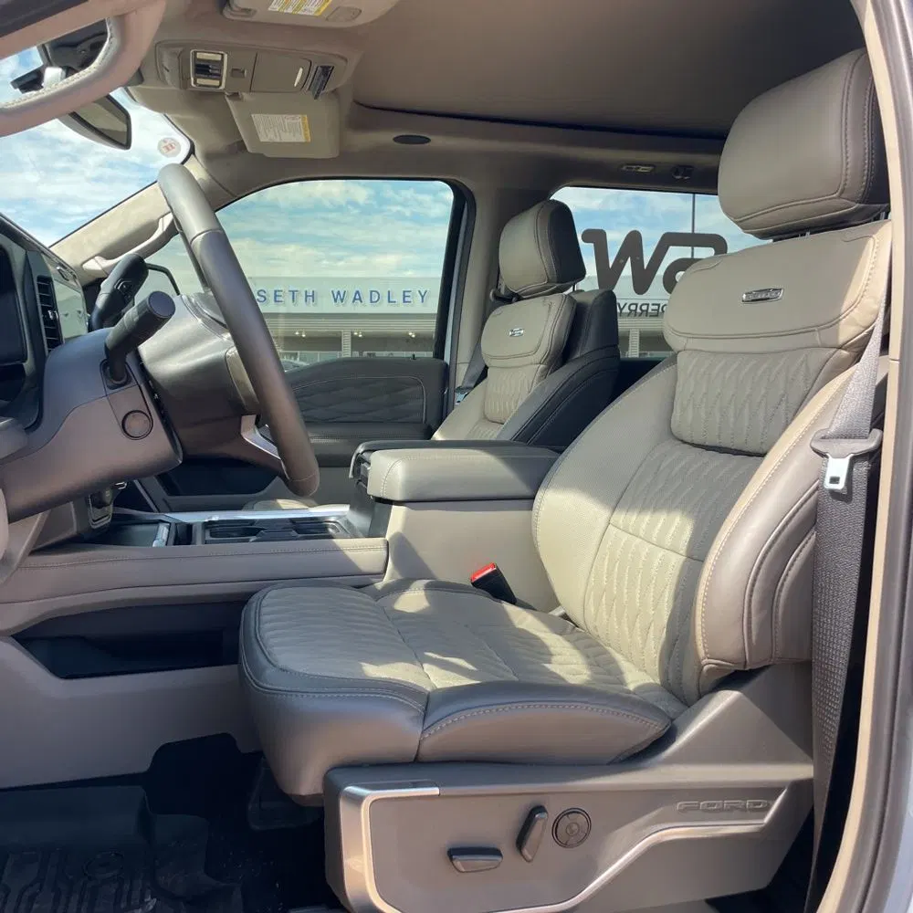 2025 Ford F-450 Super Duty Platinum