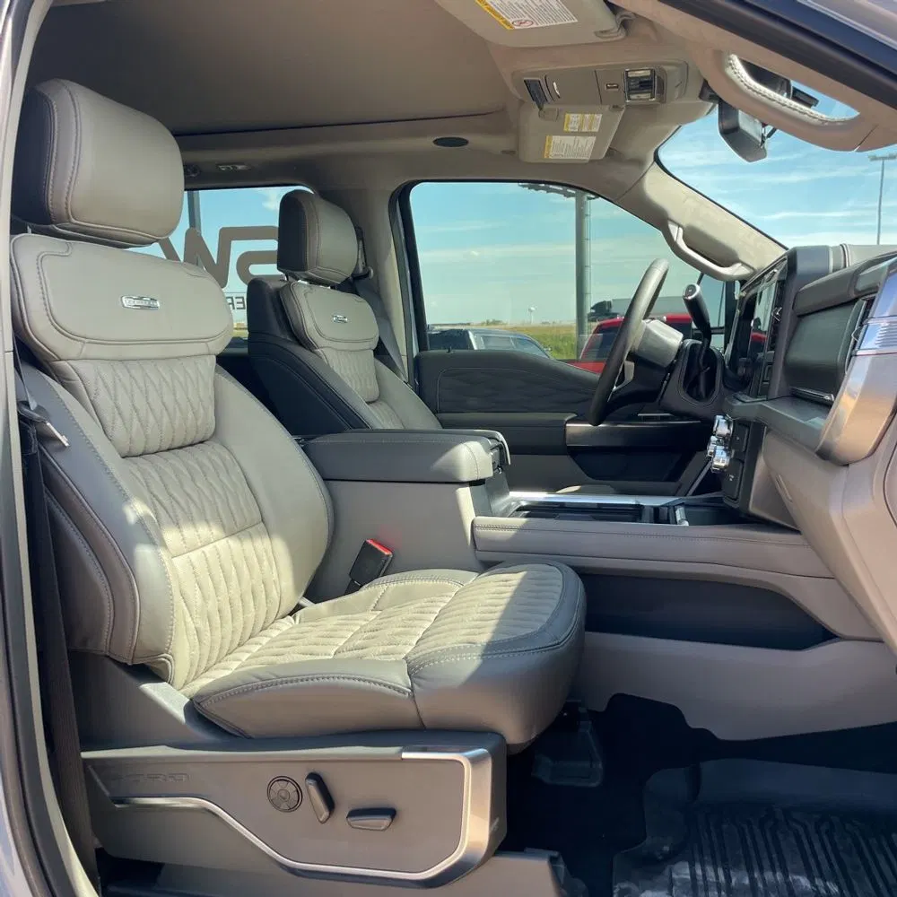 2025 Ford F-450 Super Duty Platinum