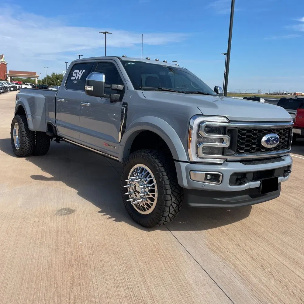 2025 Ford F-450 Super Duty Platinum