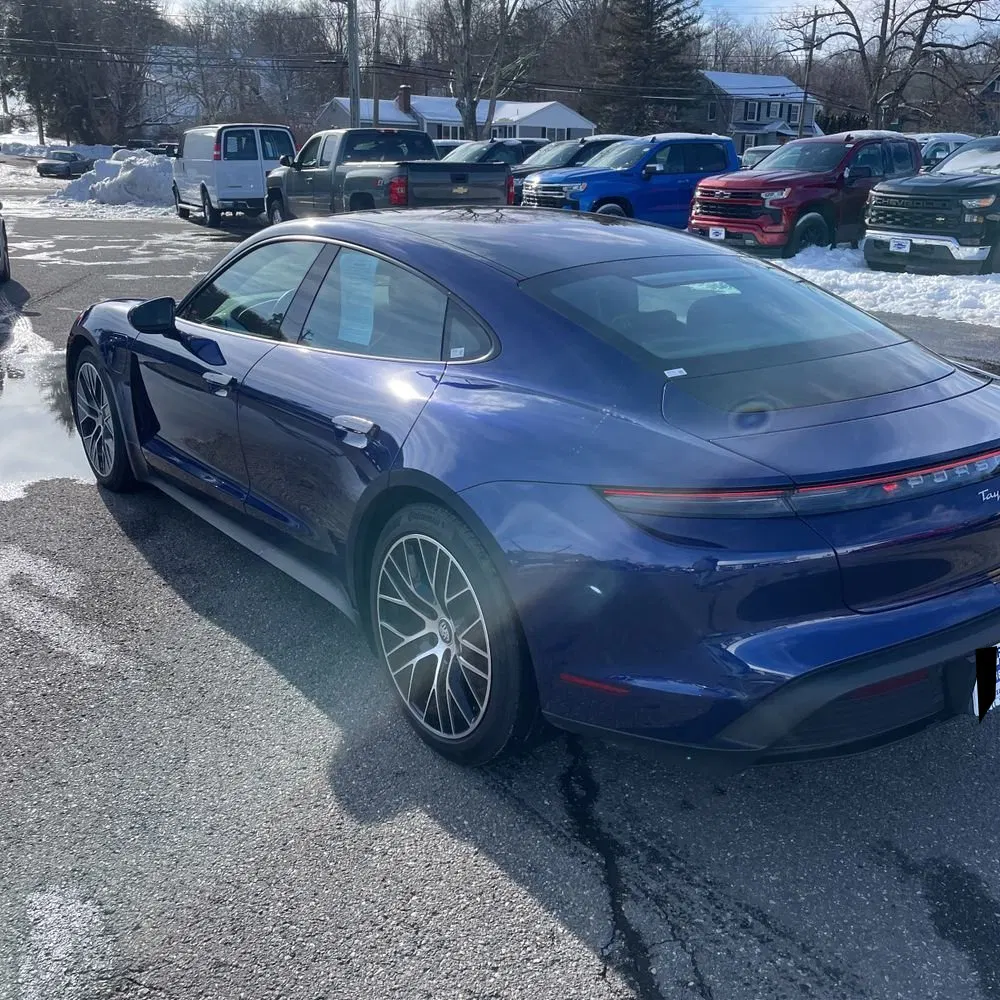 2022 Porsche Taycan Base