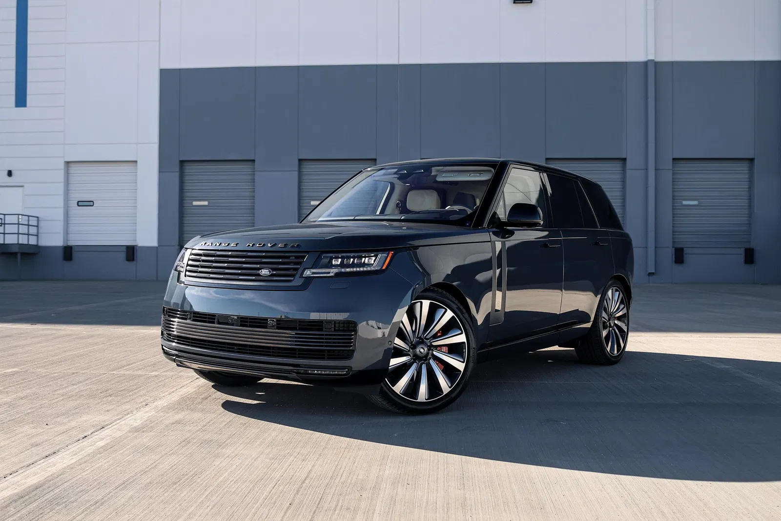 2023 Range Rover P530 SV - Twin-Turbo V8, AWD, Highly Equipped, Unmodified