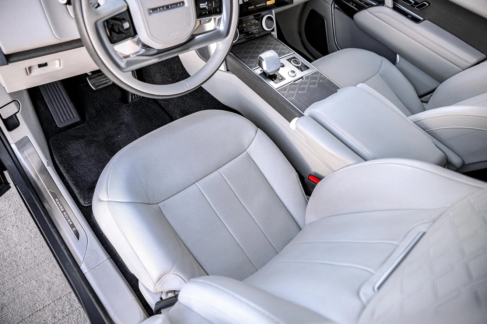 2023 Range Rover P530 SV - Twin-Turbo V8, AWD, Highly Equipped, Unmodified