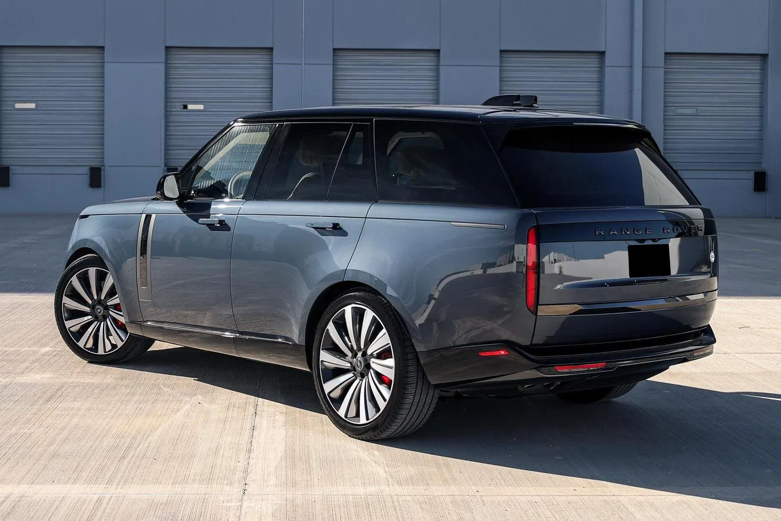 2023 Range Rover P530 SV - Twin-Turbo V8, AWD, Highly Equipped, Unmodified