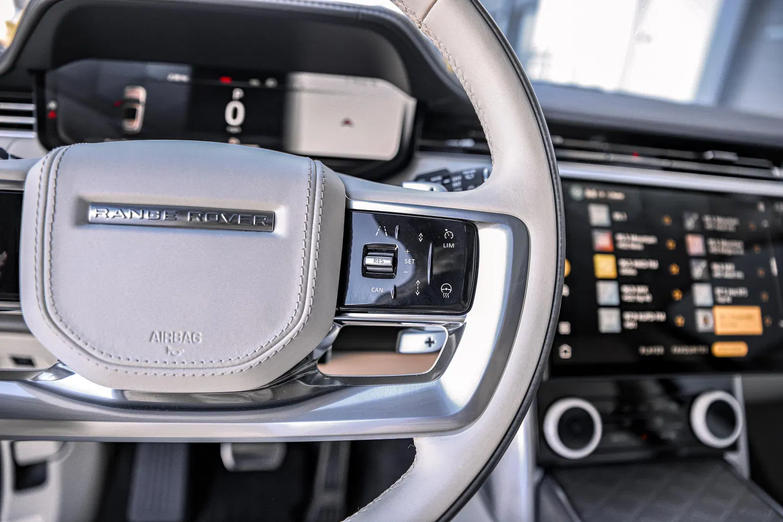 2023 Range Rover P530 SV - Twin-Turbo V8, AWD, Highly Equipped, Unmodified