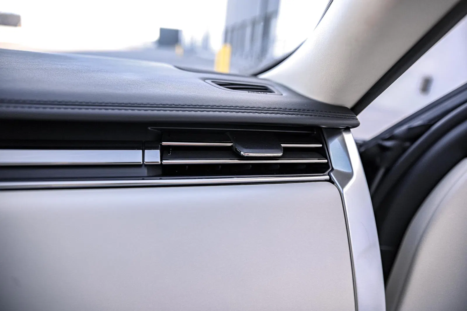 2023 Range Rover P530 SV - Twin-Turbo V8, AWD, Highly Equipped, Unmodified