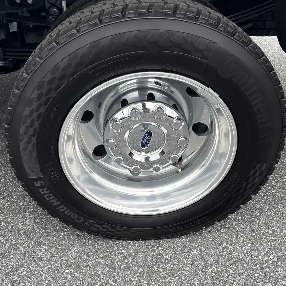2025 Ford F-450 Super Duty Platinum