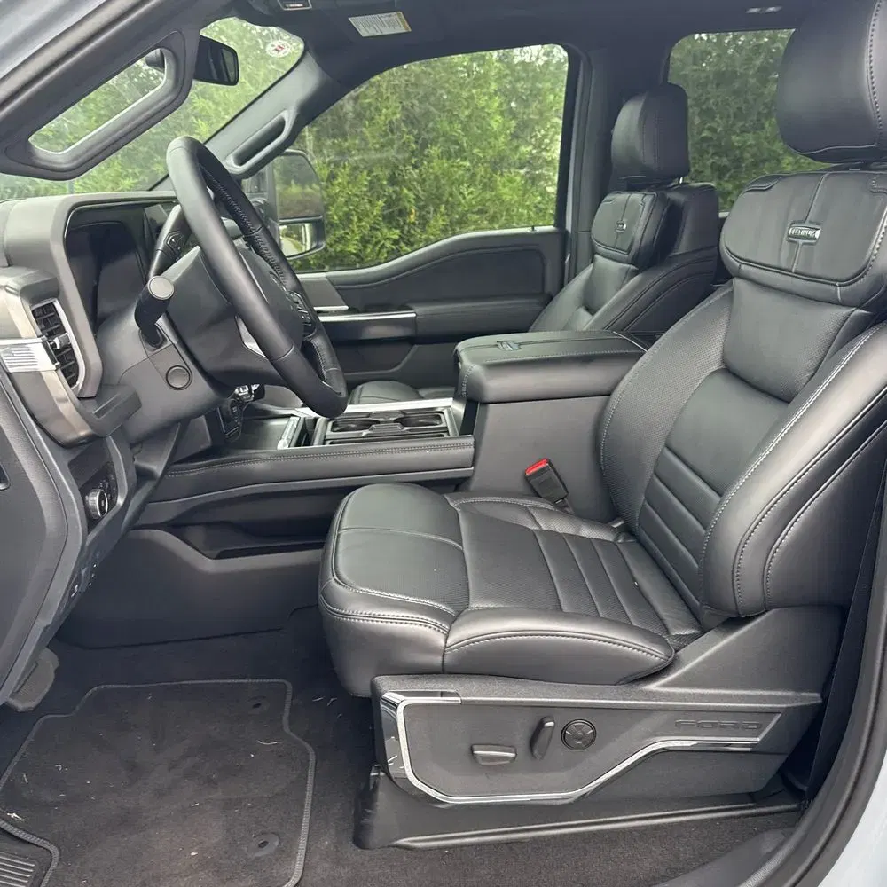 2025 Ford F-450 Super Duty Platinum