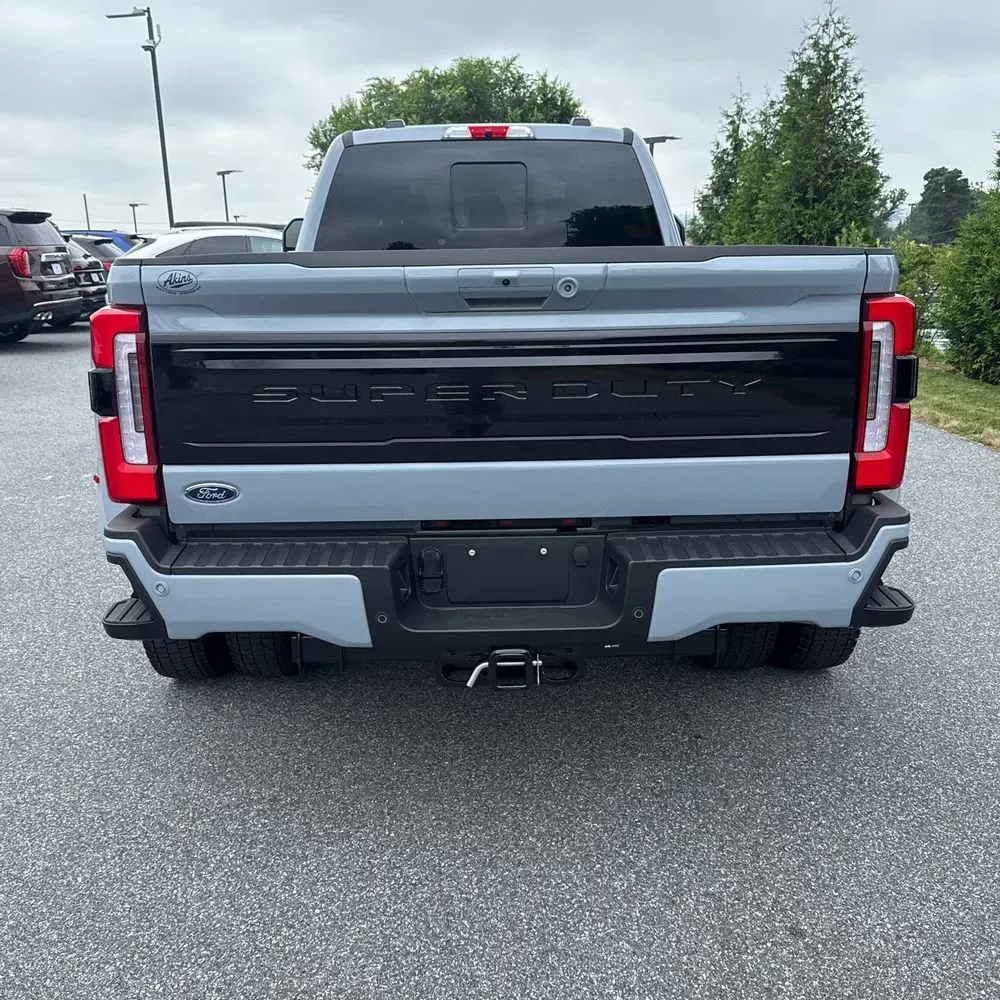 2025 Ford F-450 Super Duty Platinum