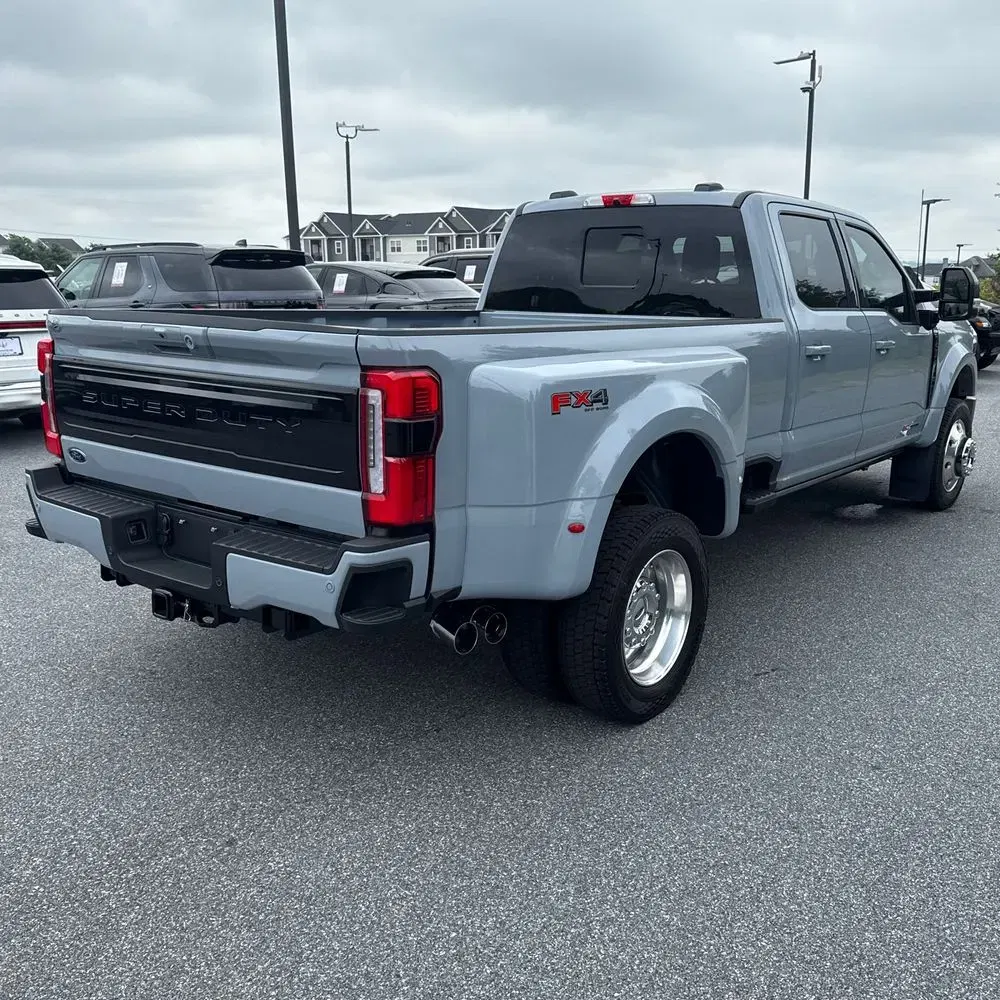 2025 Ford F-450 Super Duty Platinum