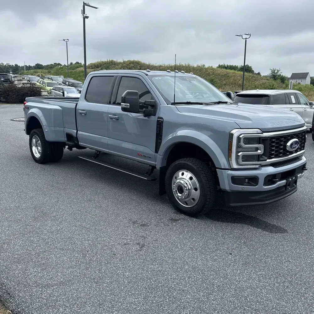 2025 Ford F-450 Super Duty Platinum